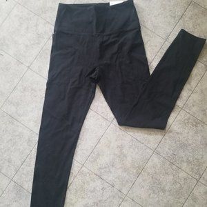 Lou & Grey The High Rise Essential Legging. Small. Black.